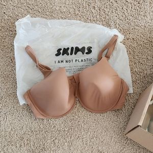 Skims Soft T-Shirt Bra